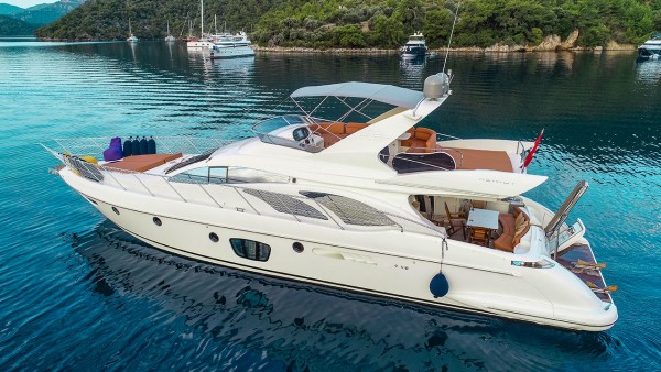 Motor Yacht Azimut 62 Fly VIP