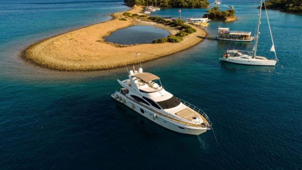 Motor Yacht Bormus 1