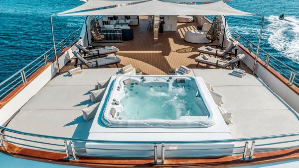 Motor Yacht Cristal