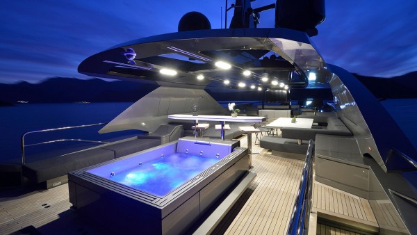 Motor Yacht FX 38