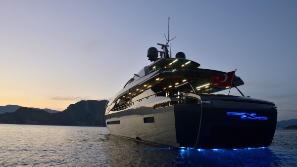 Motor Yacht FX 38