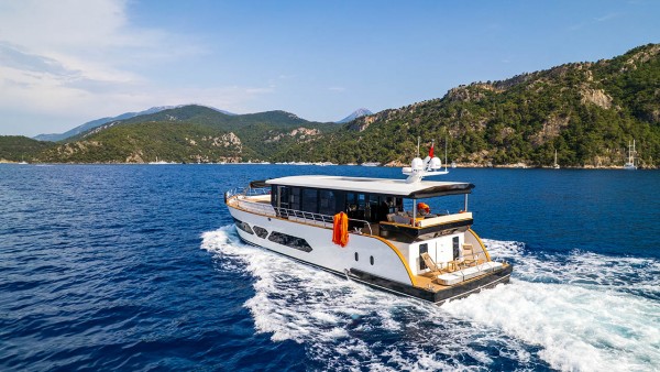 Motor Yacht Jr. Simay