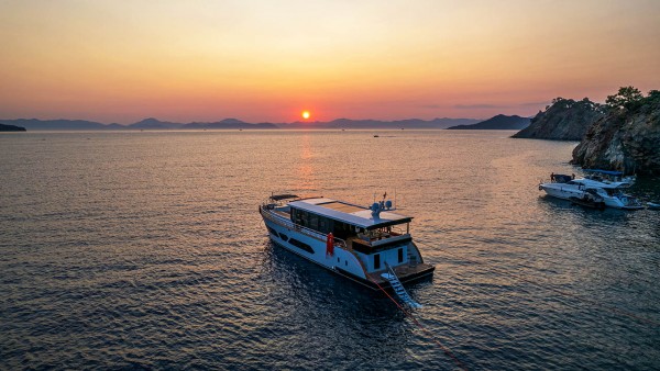 Motor Yacht Jr. Simay