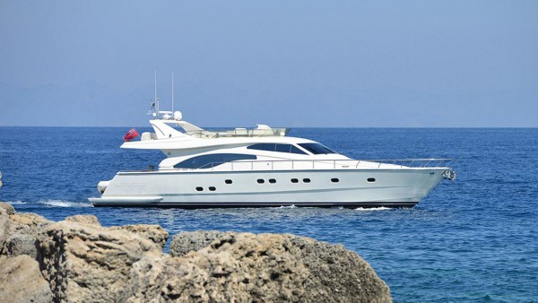 Motor Yacht Mary