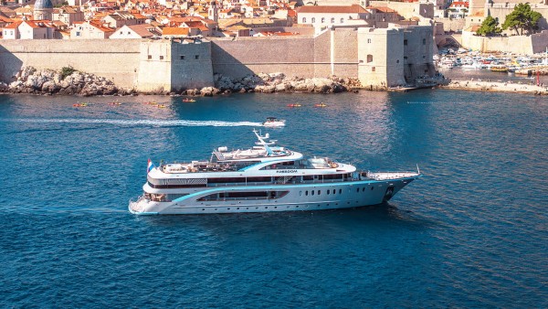 Motor Yacht M/Y Freedom