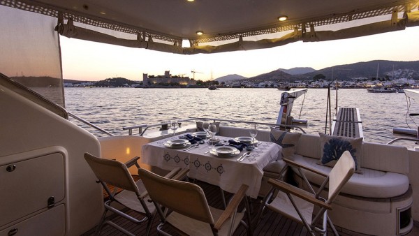 Motor Yacht New Dawn