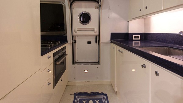 Motor Yacht New Dawn