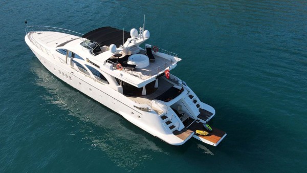 Obsidian Motor Yacht