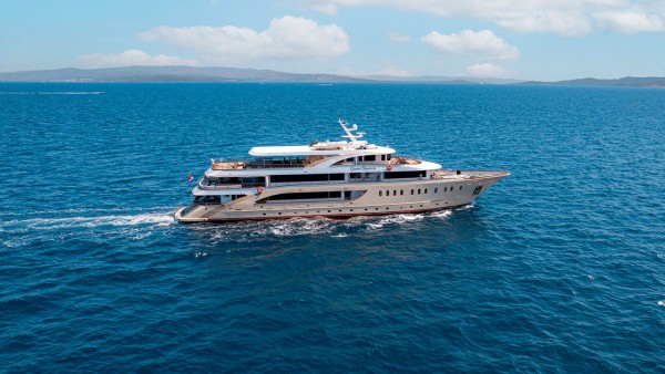 Motor Yacht Queen Eleganza