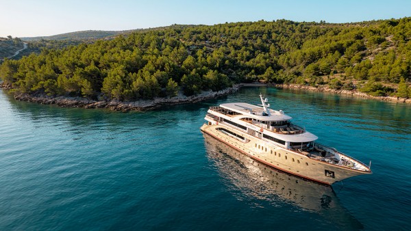 Motor Yacht Queen Eleganza