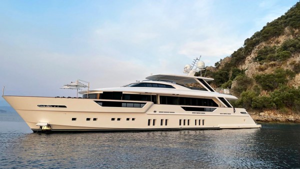 Motor Yacht REM