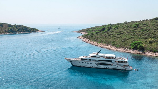 Motor Yacht Riva