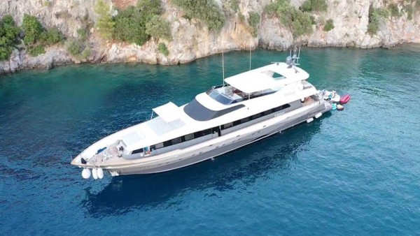 Motor Yacht Crocus