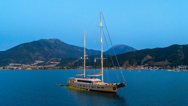 Barca a vela King of the Sea