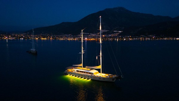 Barca a vela King of the Sea