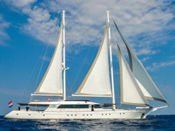 Lady Gita Barca a vela